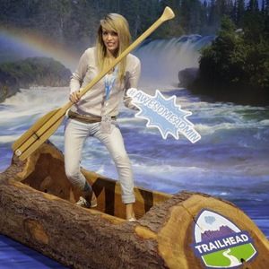 Meet your Posher, Mona